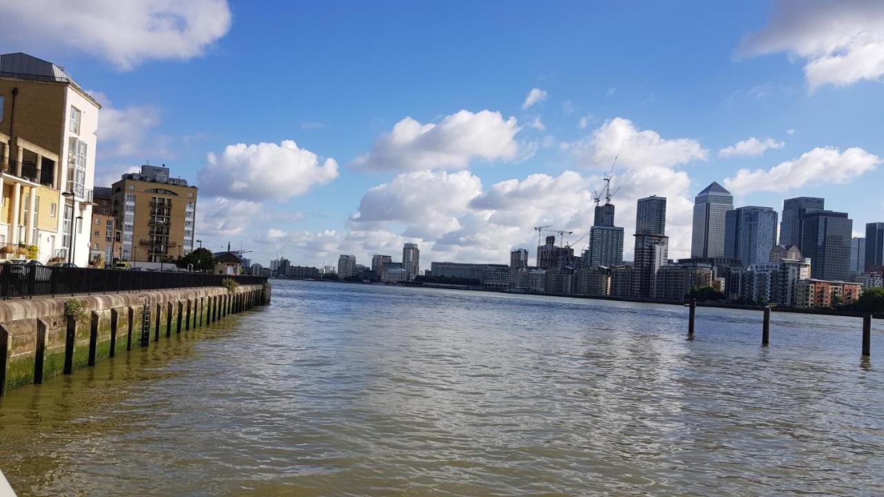 Stunning Massive Bedroom +Direct Thames River View Londýn Exteriér fotografie
